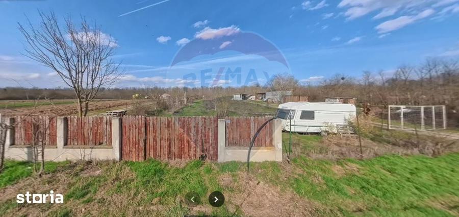 Teren de 2200 mp, în Bulbucata