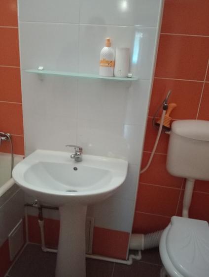 Apartament cu 2 camere decomandat în Titan