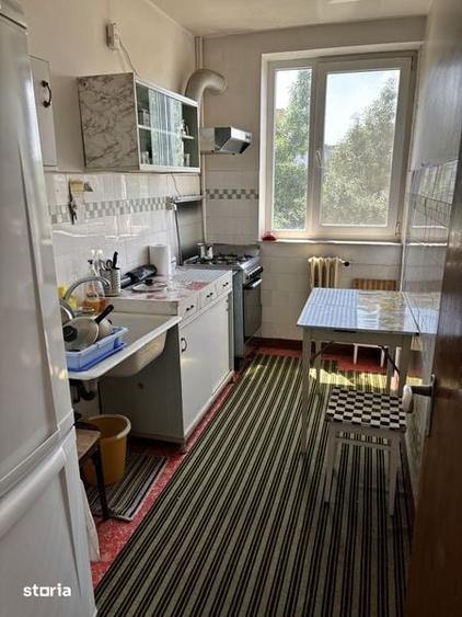 Apartament cu 3 camere decomandat în Berceni