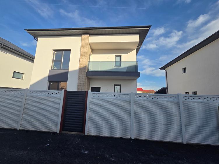 Casă individuală cu 5 camere cu Canalizare în Bragadiru