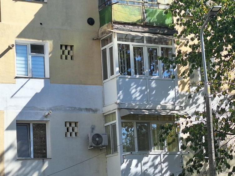 Apartament cu 2 camere semidecomandat în 9 Mai