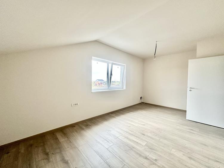 Duplex cu 4 camere cu Teren 320 Mp în Moșnița Nouă