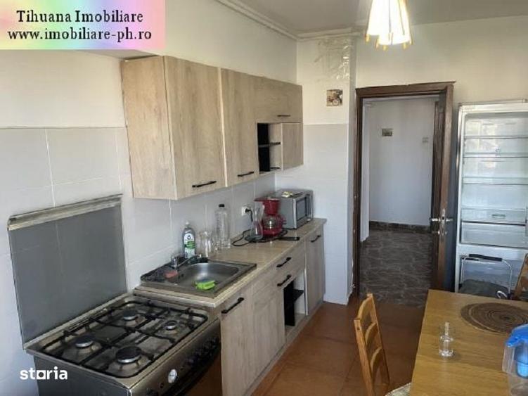 Apartament cu 3 camere decomandat în Republicii