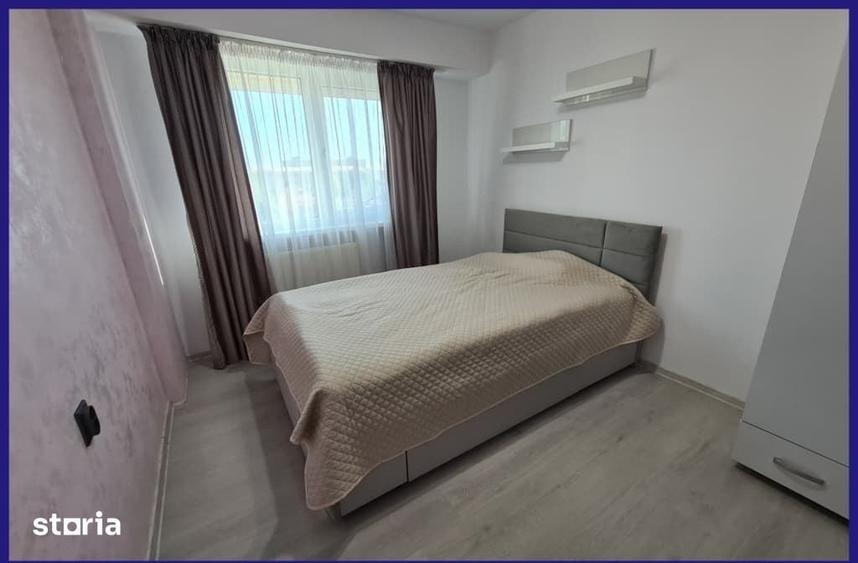 Apartament cu 3 camere decomandat în Rovine