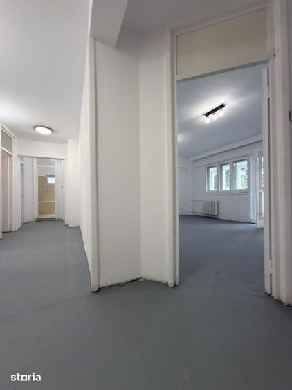 Apartament cu 4 camere în Băneasa