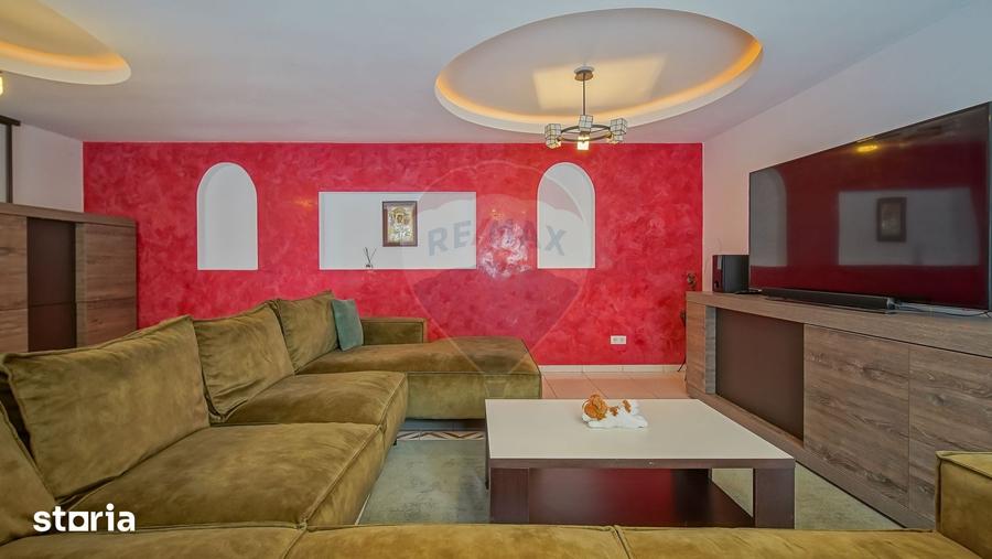 Casă cu 7 camere cu Teren 300 Mp în Central