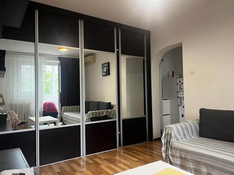 Apartament cu 2 camere semidecomandat în Brâncoveanu