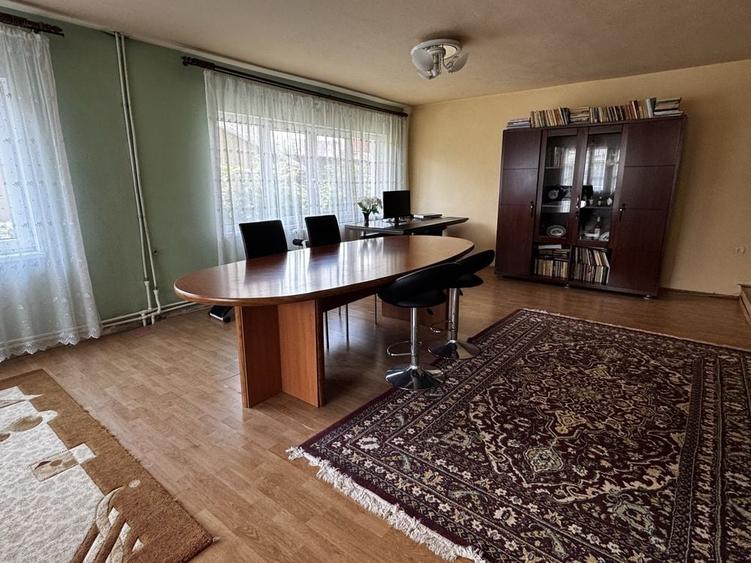 Casă cu 2 camere în Petru Rareș