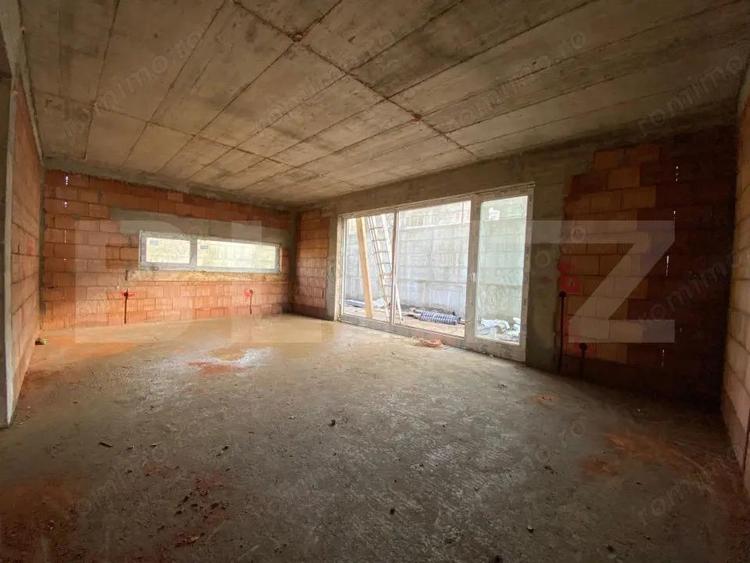 Casă cu Teren 560 Mp în Dezmir