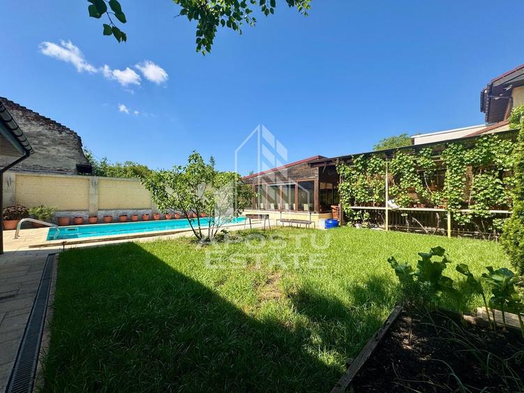 Casă individuală cu 16 camere cu Piscina în Ghirodei