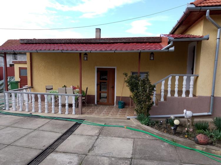 Casă cu 4 camere în Ciopeia