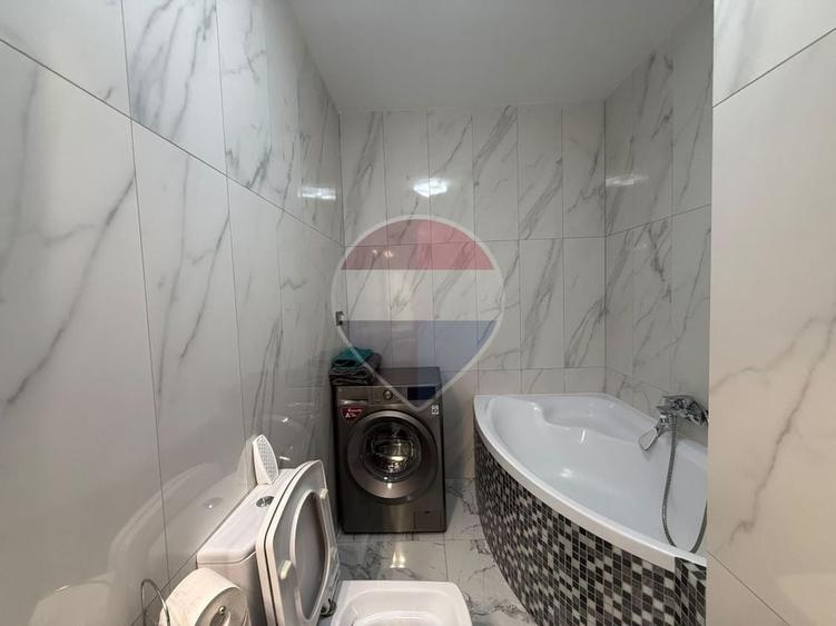 Apartament cu 4 camere decomandat, mobilat în Titan