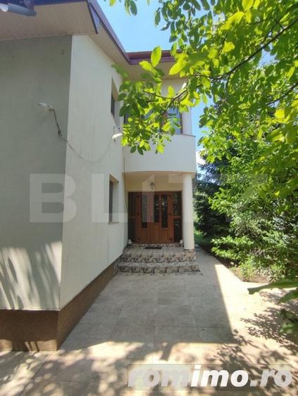 Casă cu 8 camere cu Teren 992 Mp în Cătămărești
