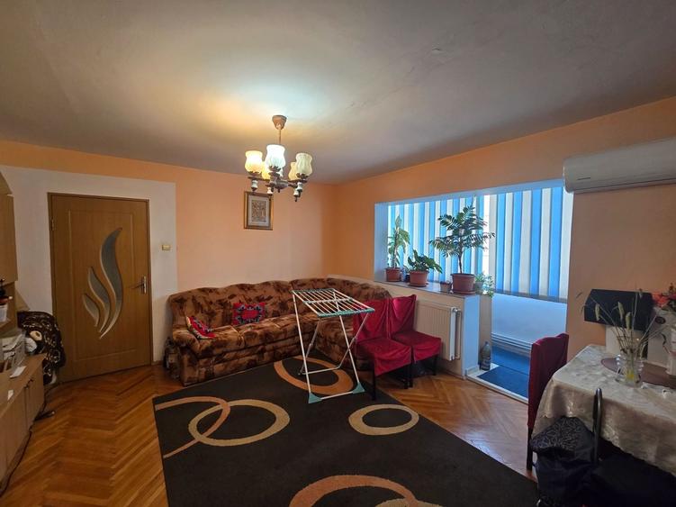 Apartament 3 camere,Zona Lipovei,Etaj 2, Mobilat si Utilat Complet, Garaj - 2