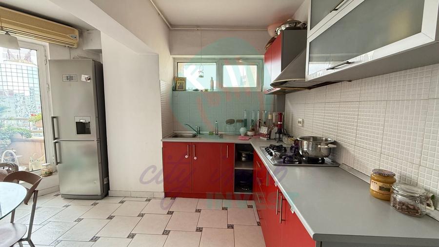 Apartament cu 3 camere decomandat în Calea Călărașilor