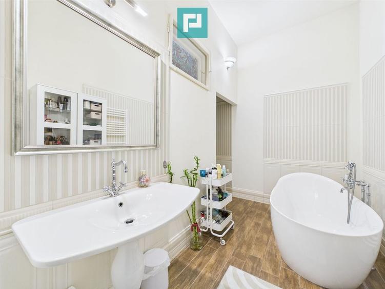 Apartament spa?ios pe strada Me?ianu - 9
