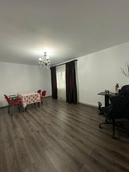 Apartament cu 2 camere decomandat în Republicii