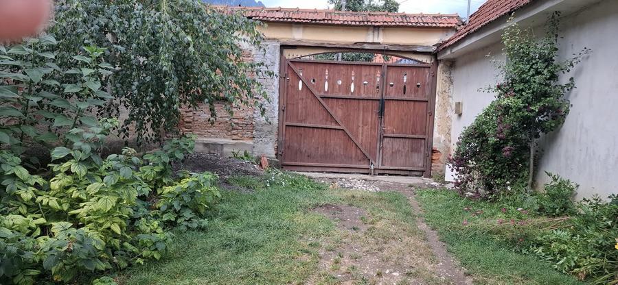Casă individuală cu 2 camere cu Canalizare în Central