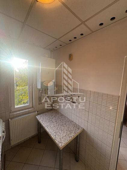 Garsonieră decomandată, mobilată în Complex Studențesc