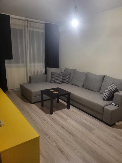 Apartament cu 2 camere decomandat în Crângași