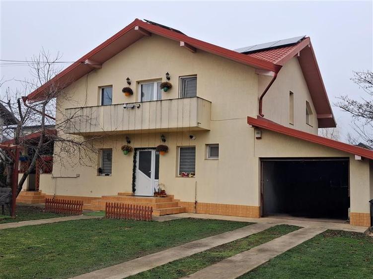 Casă cu 5 camere cu Teren 646 Mp în Aeroport