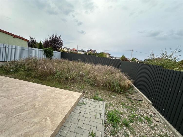 Casă cu 4 camere cu Canalizare în Valea Lupului