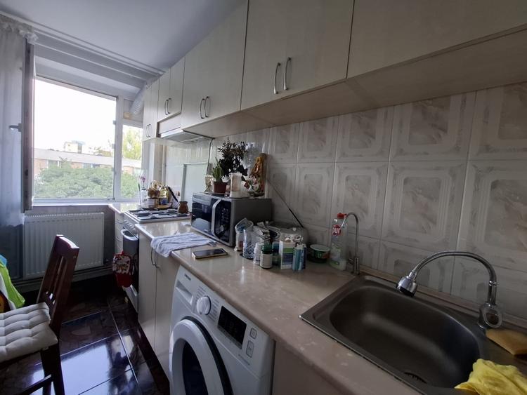 Apartament cu 3 camere decomandat, mobilat în Tomis Nord