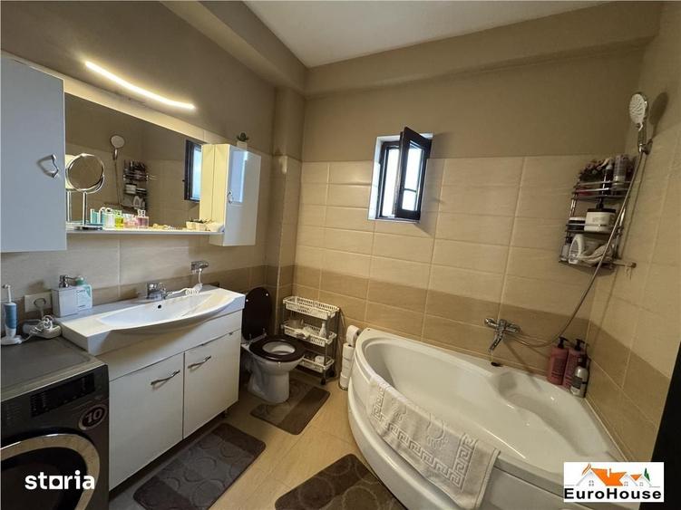 Apartament cu 3 camere decomandat în Ampoi 3
