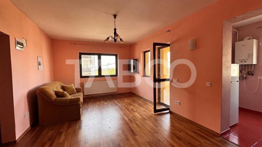 Apartament cu 2 camere semidecomandat, mobilat în Tilișca