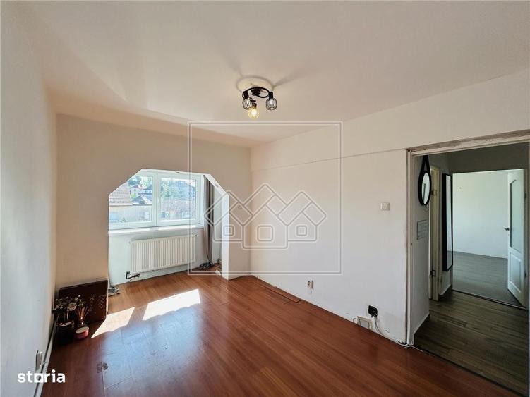 Apartament cu 2 camere decomandat în Ștrand