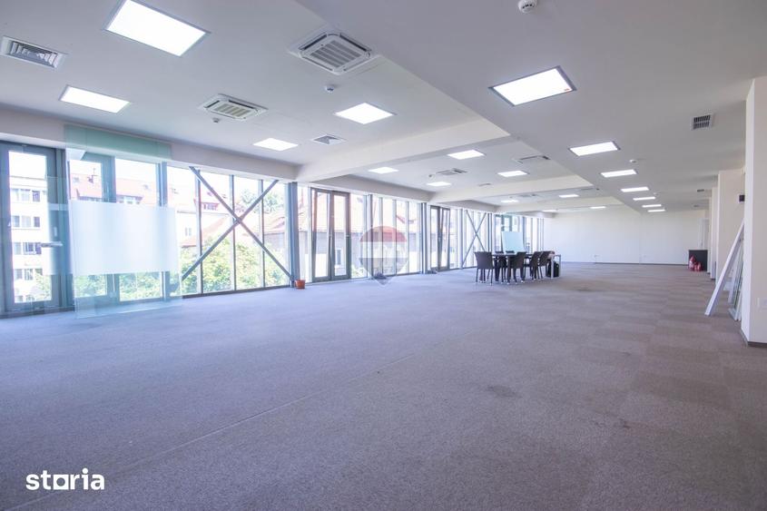Spațiu comercial, de 208 mp, în Central