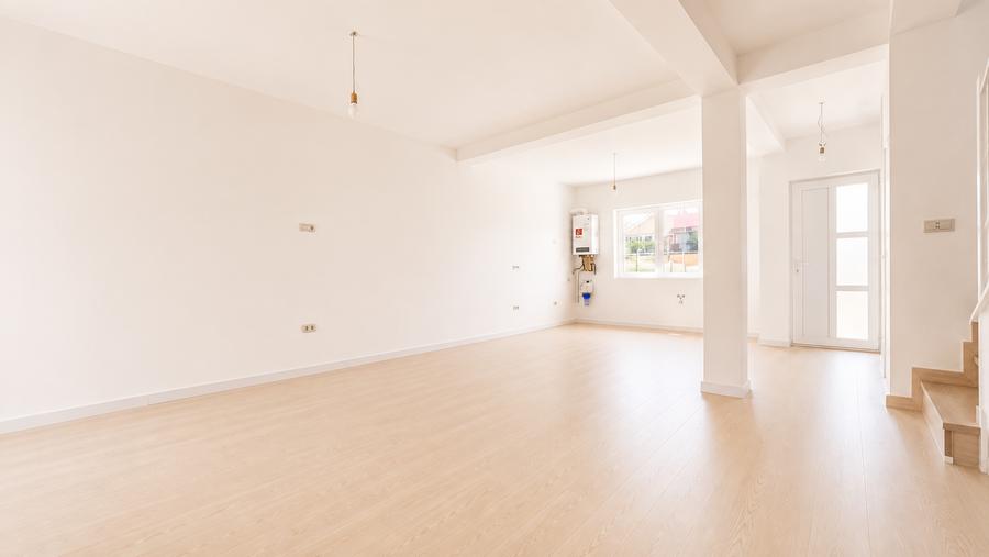 Duplex cu 4 camere cu Canalizare în Moșnița Nouă
