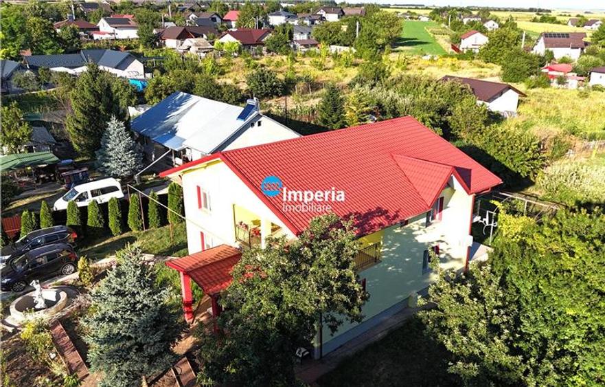 Casă individuală cu 5 camere cu Canalizare în Aroneanu