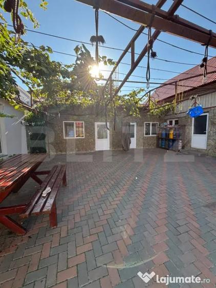 Casă cu 5 camere cu Teren 3600 Mp în Central
