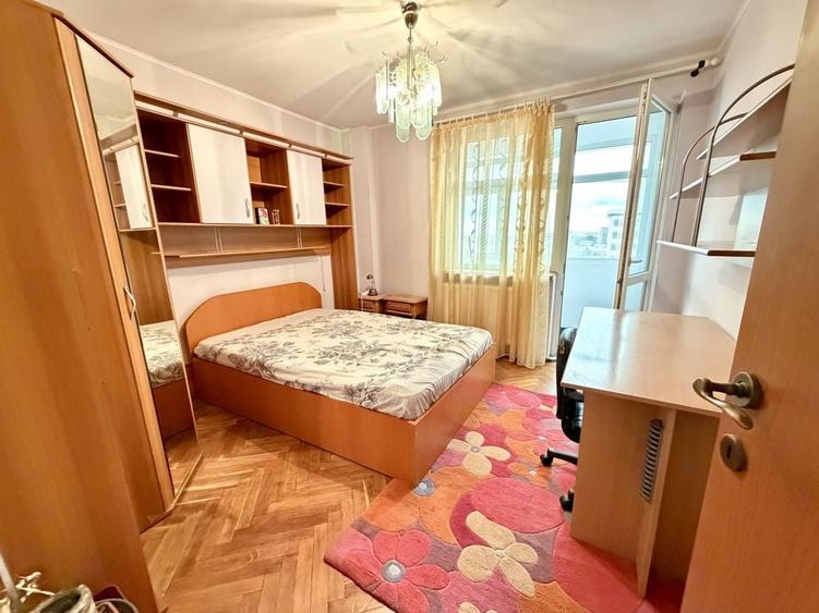 Apartament cu 3 camere decomandat în Ceair