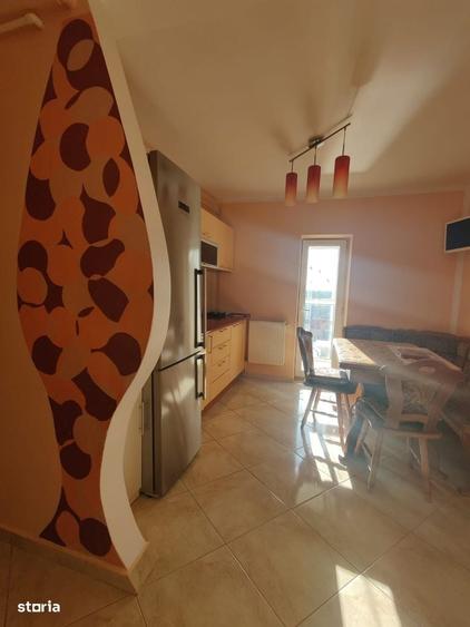 Apartament cu 3 camere decomandat în Micro 4