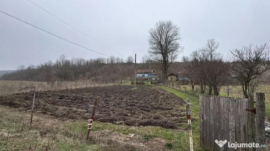 Teren de 2038 mp, în Ghercești