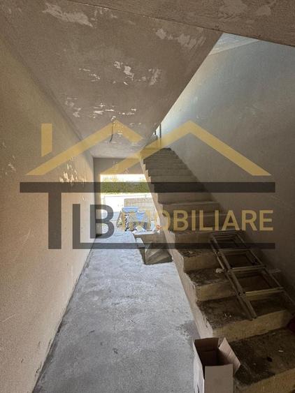 Apartament cu 3 camere semidecomandat în Unirii