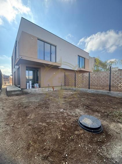 Casă cu 4 camere cu Teren 250 Mp în Corbeanca