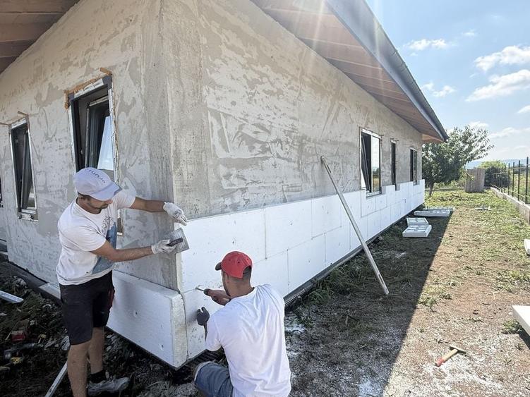 Casă cu 4 camere în Horpaz