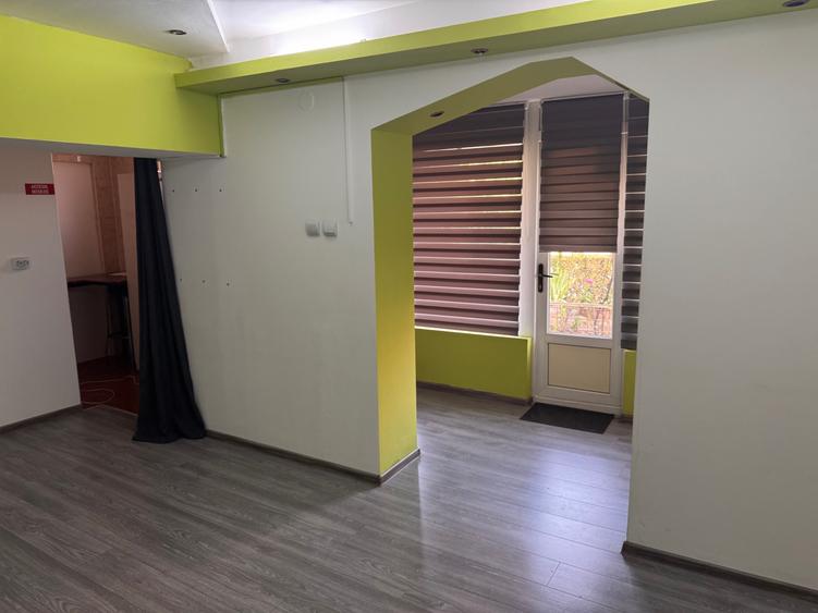 Spațiu comercial, de 30 mp, în Deve