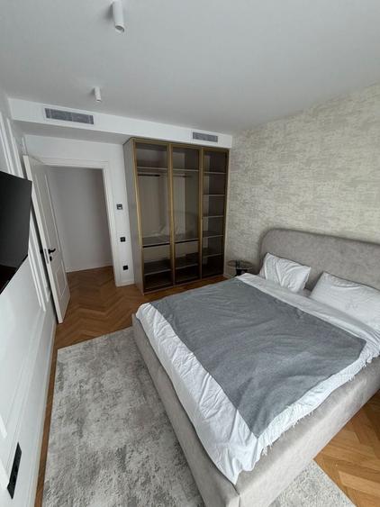 Casă individuală cu 4 camere cu Piscina în Tunari