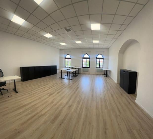 Birou, de 12.300000190735 mp, în Orașul Vechi