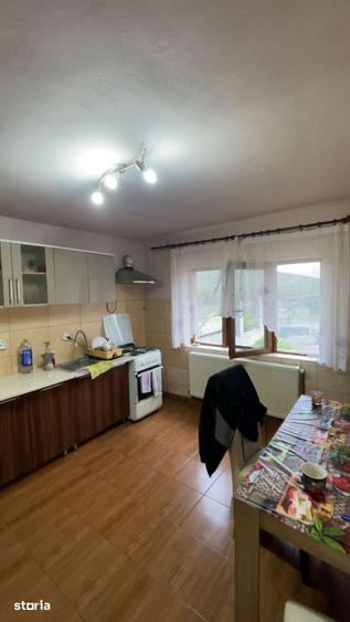 Casă cu 4 camere cu Teren 800 Mp în Central