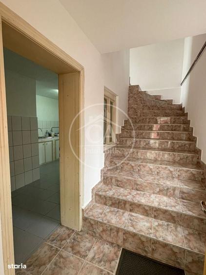 Casa de vanzare cu 8 camere de tip P+E+M in zona Rogerius, Oradea - 9