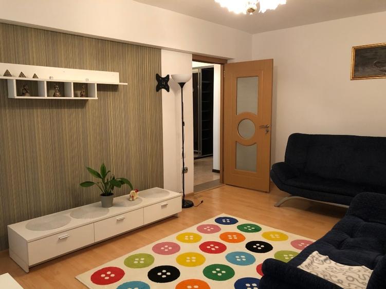 Apartament cu 2 camere decomandat în B-dul București
