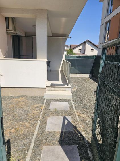 Apartament cu 3 camere în Dumbrăvița