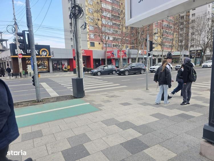 Spațiu comercial, de 58 mp, în Central