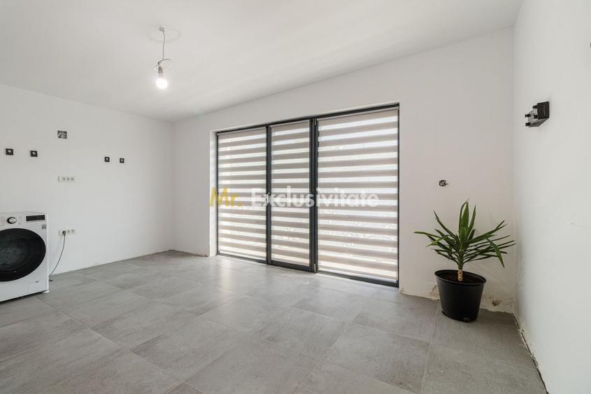 Casă cu 8 camere cu Piscina în Bănești