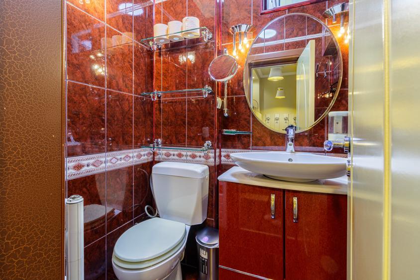 Casă individuală cu 7 camere cu Canalizare în Vatra Luminoasă